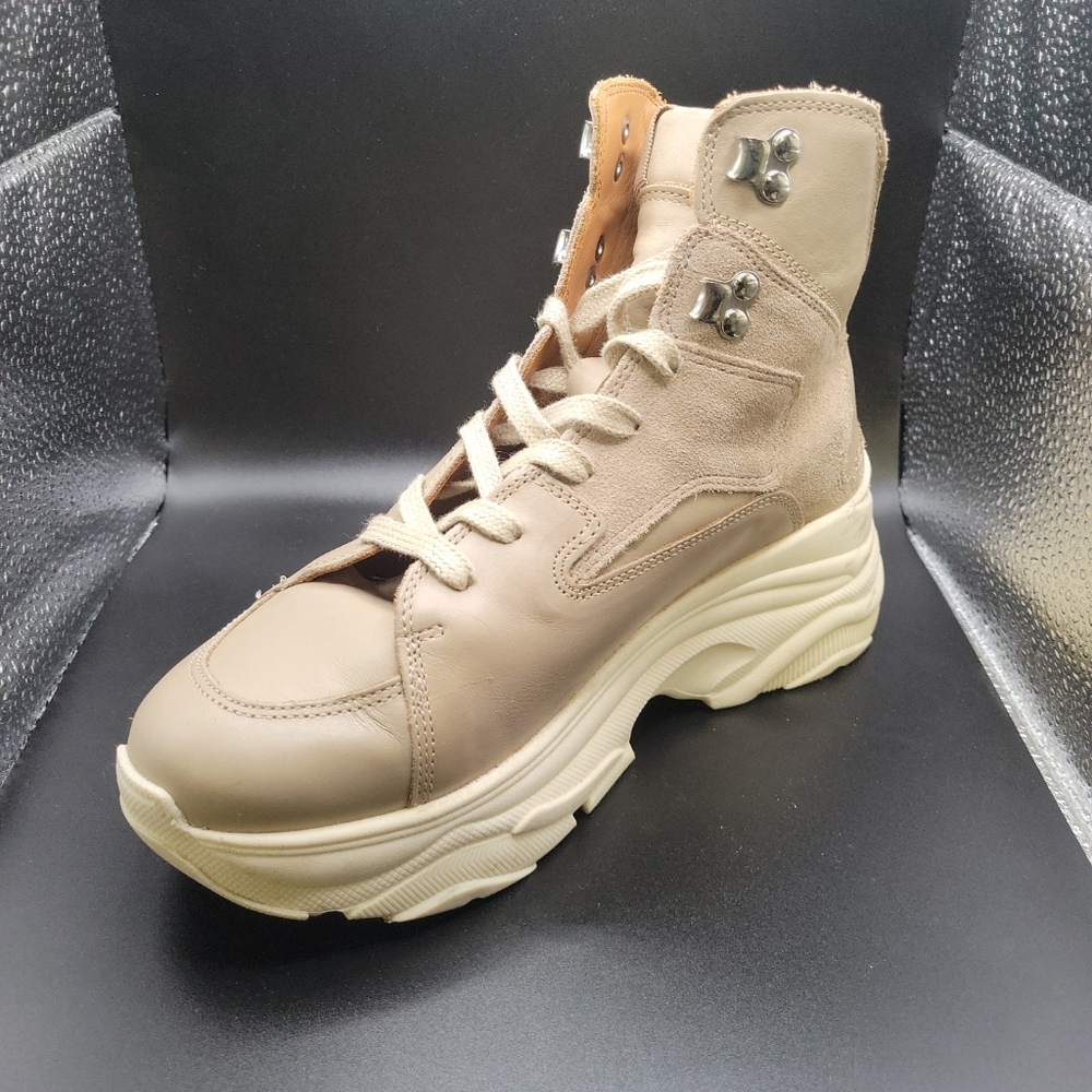 &otherstories leather sneaker